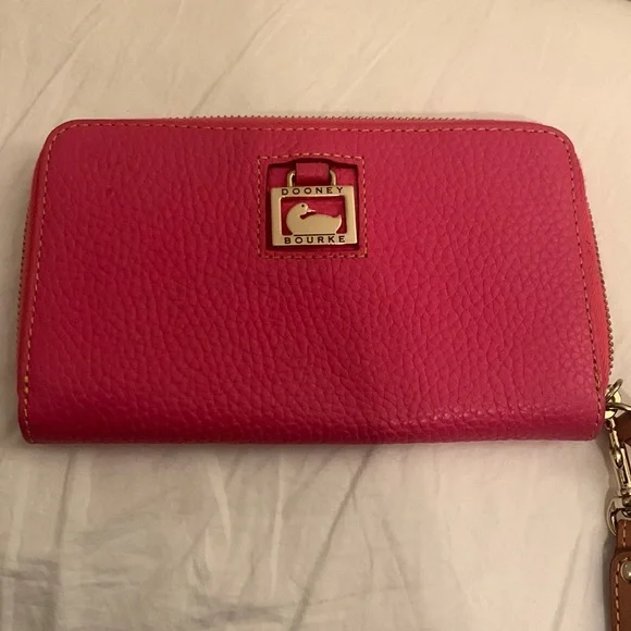 πFLASHπToday Only - Like New Dooney and Bourke Strawberry Wallet (#13) - Picture 3 of 8